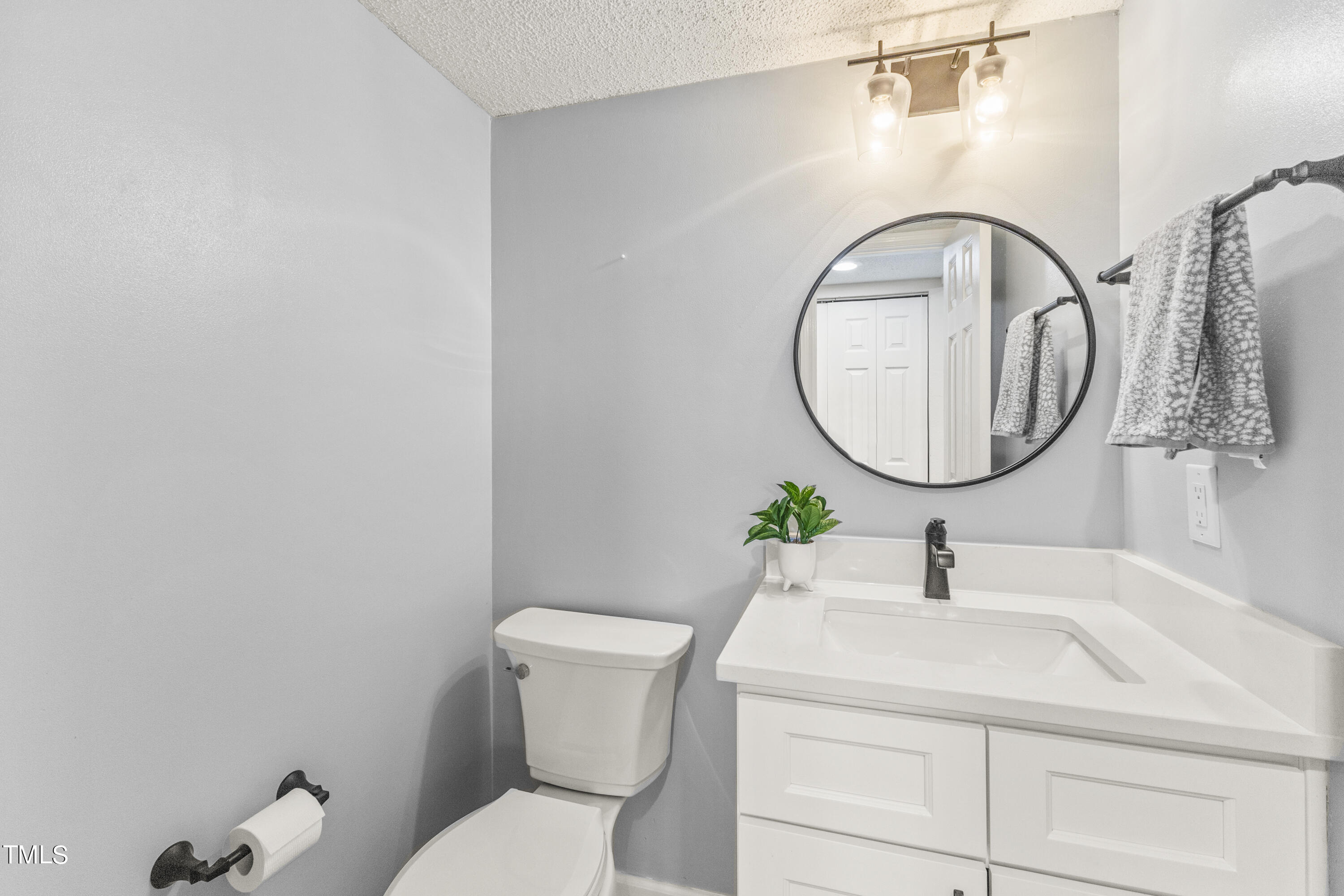 7927 Falcon Rest Circle Raleigh, NC 27615 - Photo 31 of 50 31-202406257927 Falcon Rest Cir031