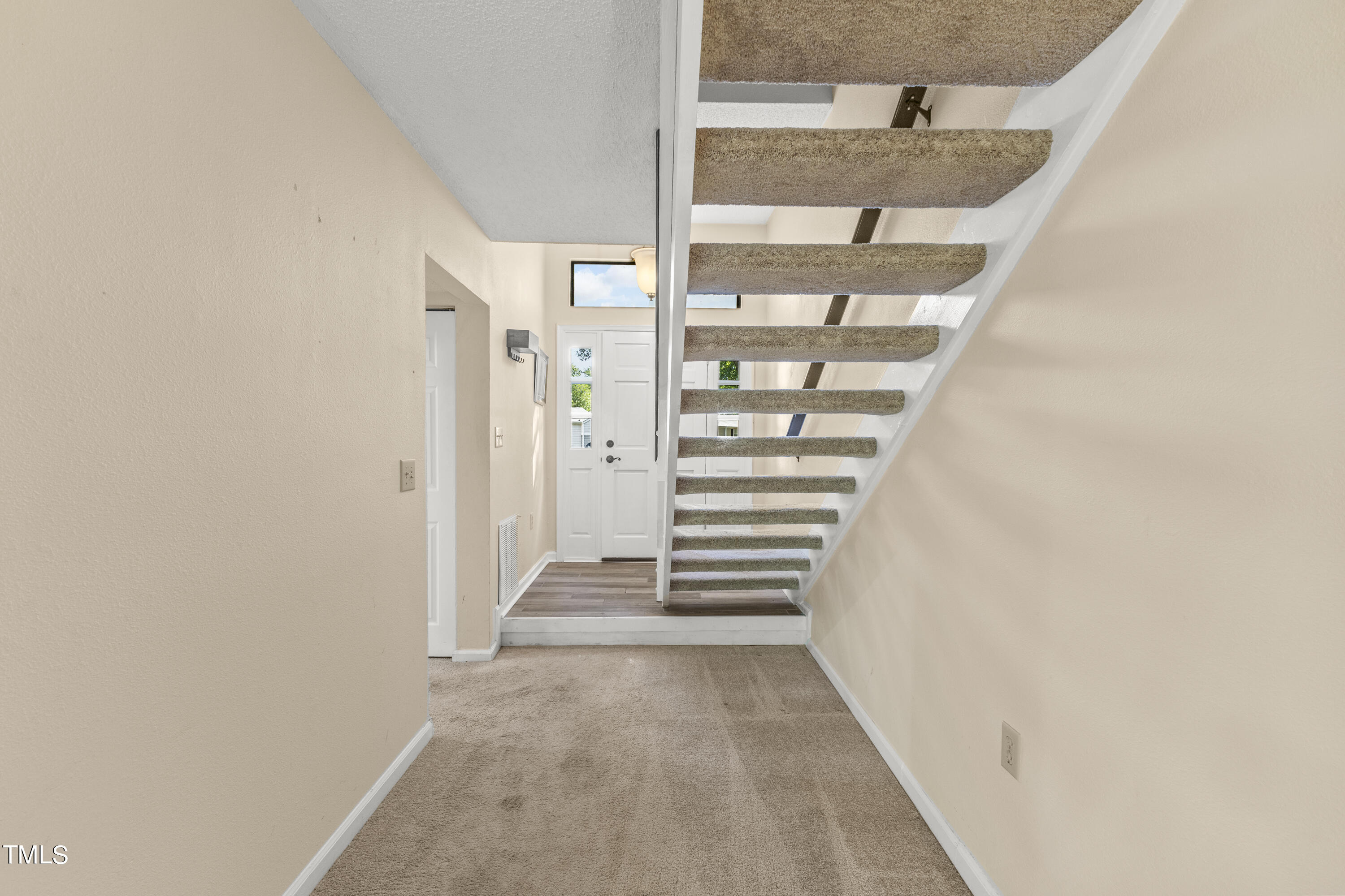 7927 Falcon Rest Circle Raleigh, NC 27615 - Photo 8 of 50 08-202406257927 Falcon Rest Cir008