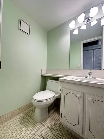 $94,900 | 3006 Cambridge A, Unit 3006, Deerfield Beach, FL 33442