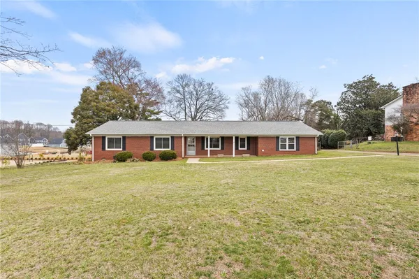 $275,000 | 411 Pelzer Highway, Easley, SC 29642