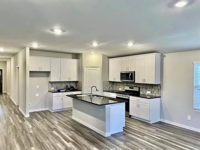 $2,550 | 10421 Potawatomi Bend, Fort Worth, TX 76179