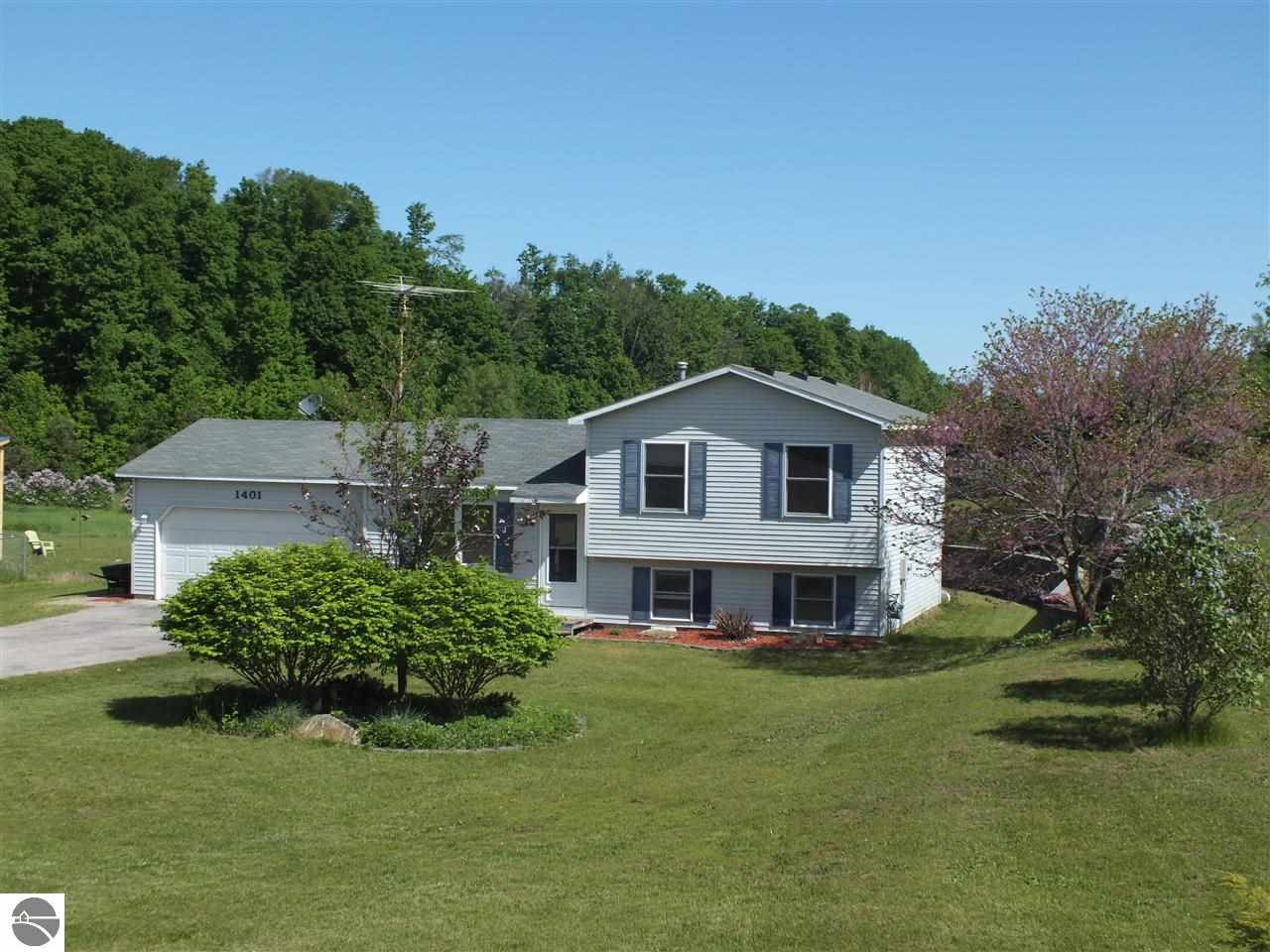 1401 Smith Road Traverse City, MI 49696 - Photo 1 of 24 1785511.JPG