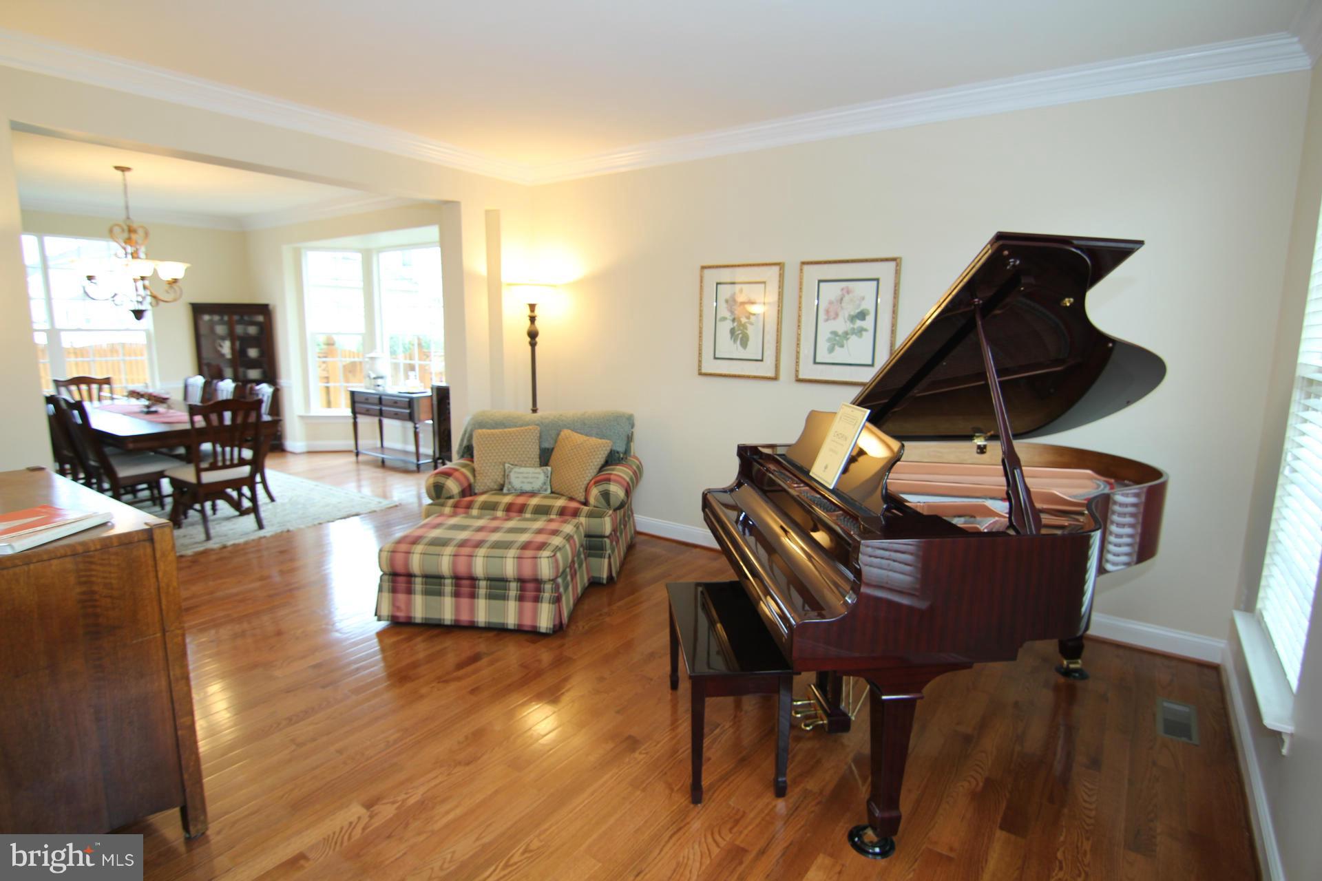 8309 Banister Road Severn, MD 21144 - Photo 3 of 30 Living Room