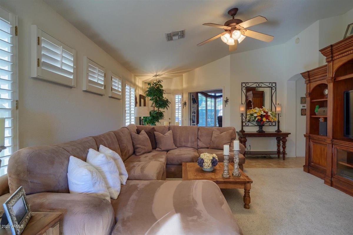 4415 East Rowel Road Phoenix, AZ 85050 - Photo 3 of 22 Living Room