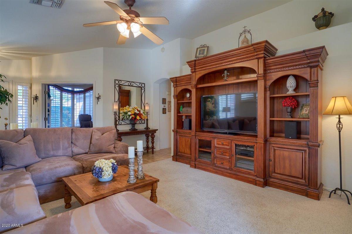 4415 East Rowel Road Phoenix, AZ 85050 - Photo 5 of 22 Living Room