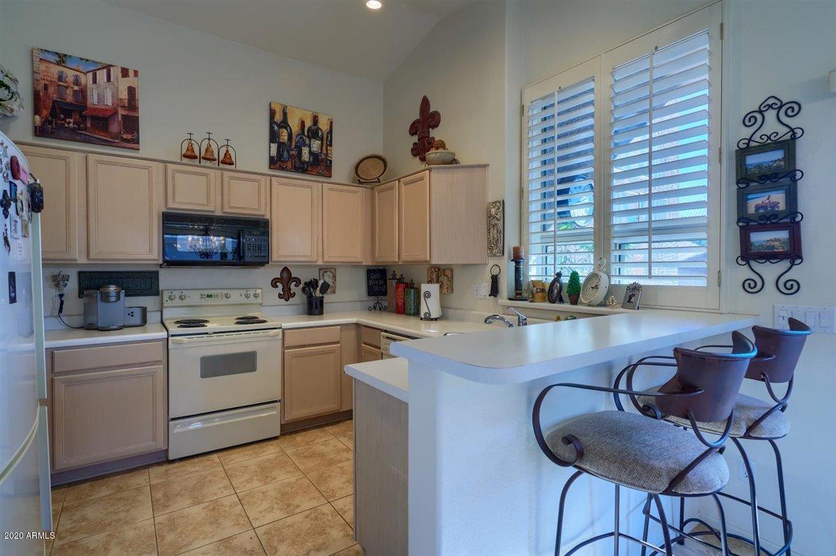 4415 East Rowel Road Phoenix, AZ 85050 - Photo 6 of 22 Kitchen