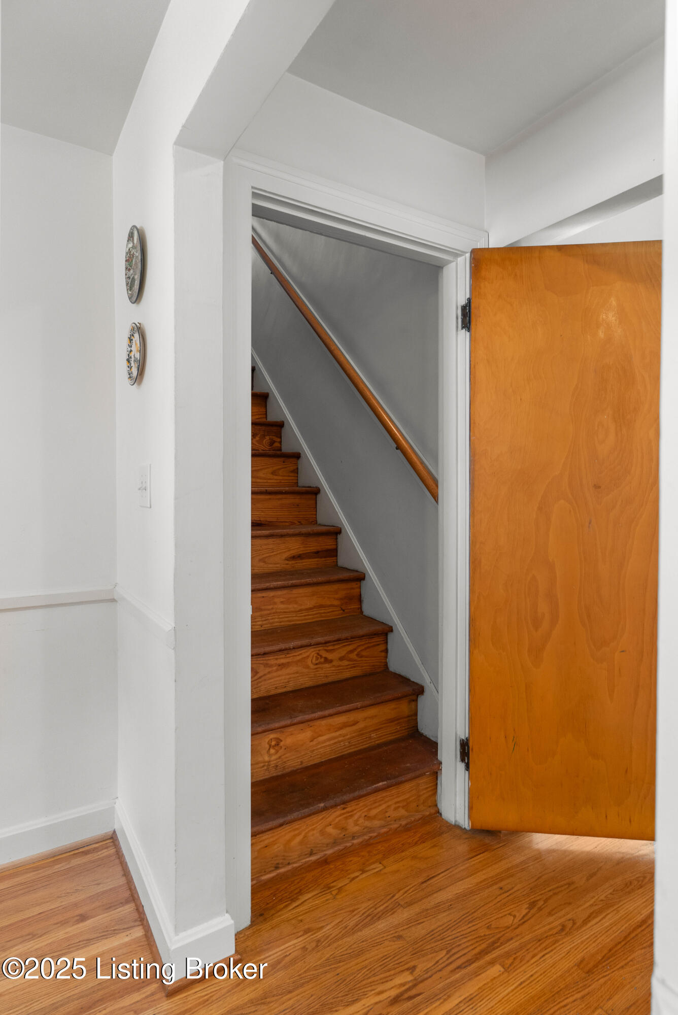 212 Merriman Road Louisville, KY 40207 - Photo 9 of 25 DSC01015