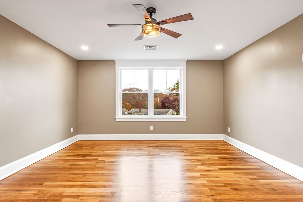 140 South Pier Road Narragansett, RI 02882 - Photo 26 of 40