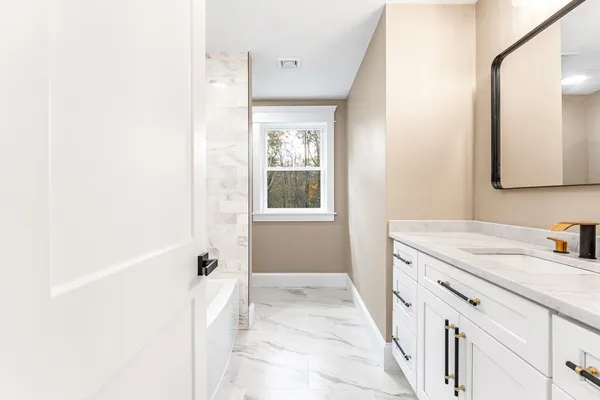 $2,950,000 | 140 South Pier Road, Narragansett, RI 02882