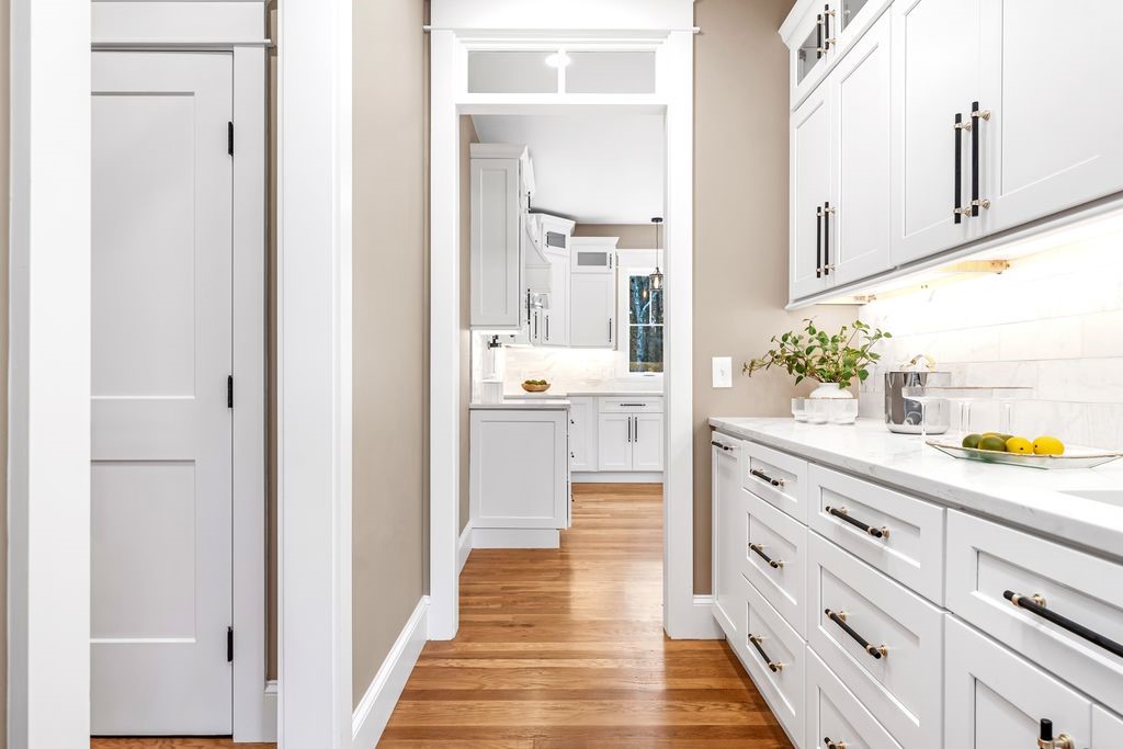 140 South Pier Road Narragansett, RI 02882 - Photo 10 of 40 Wet bar and extra storage