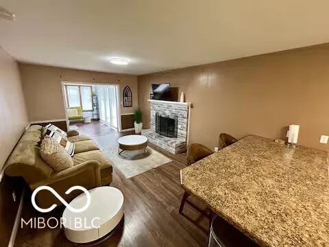 $2,950 | 10329 North Delaware Street, Carmel, IN 46280