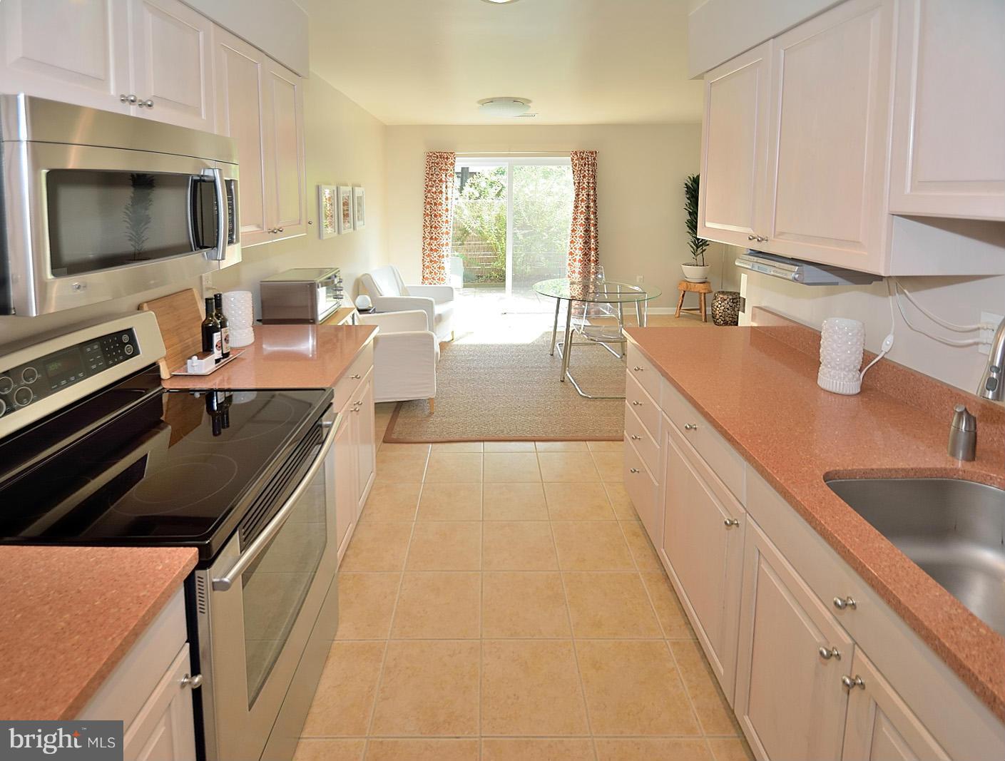 11788 Indian Ridge Road Reston, VA 20191 - Photo 15 of 30 Kitchen