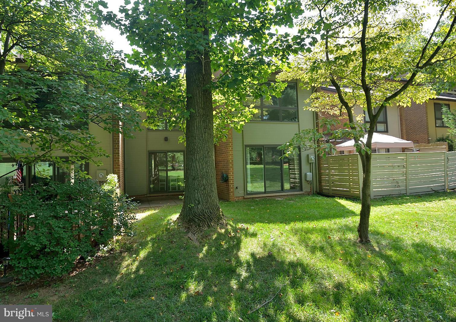 11788 Indian Ridge Road Reston, VA 20191 - Photo 27 of 30 Exterior (Rear)