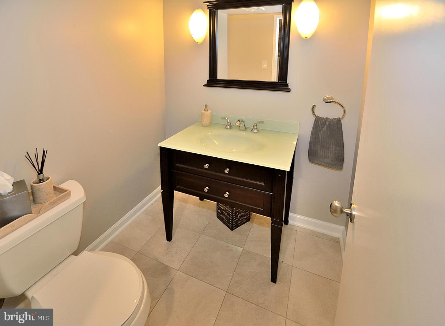 11788 Indian Ridge Road Reston, VA 20191 - Photo 9 of 30 Bath