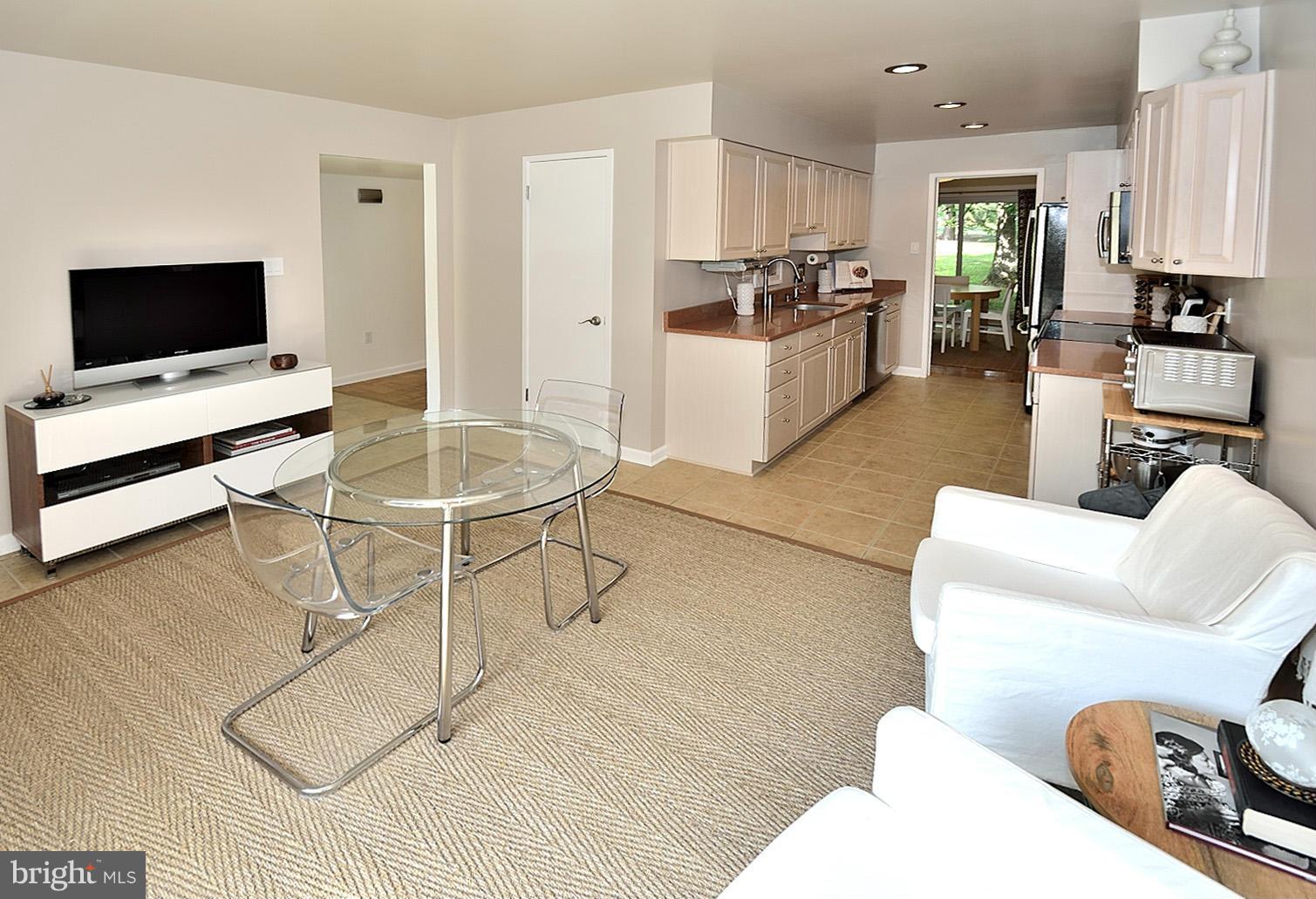 11788 Indian Ridge Road Reston, VA 20191 - Photo 10 of 30 Family Room