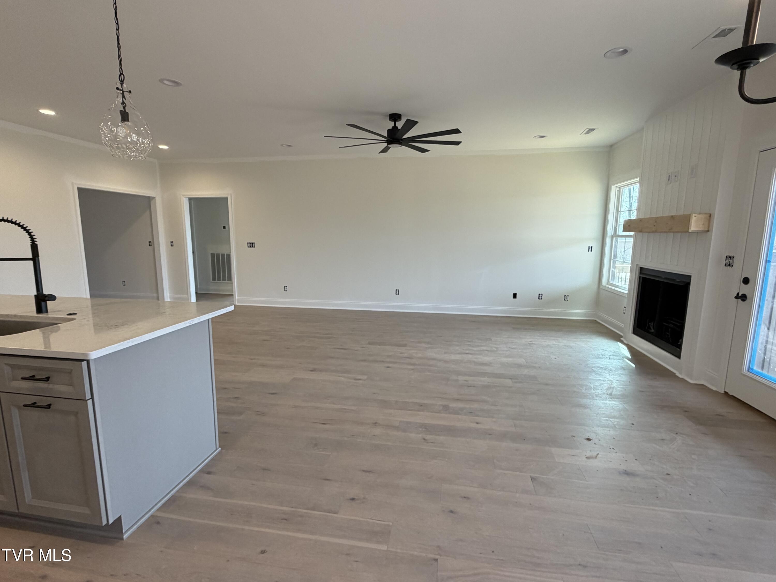 1196 Hawley Road Blountville, TN 37617 - Photo 3 of 24 living-1196