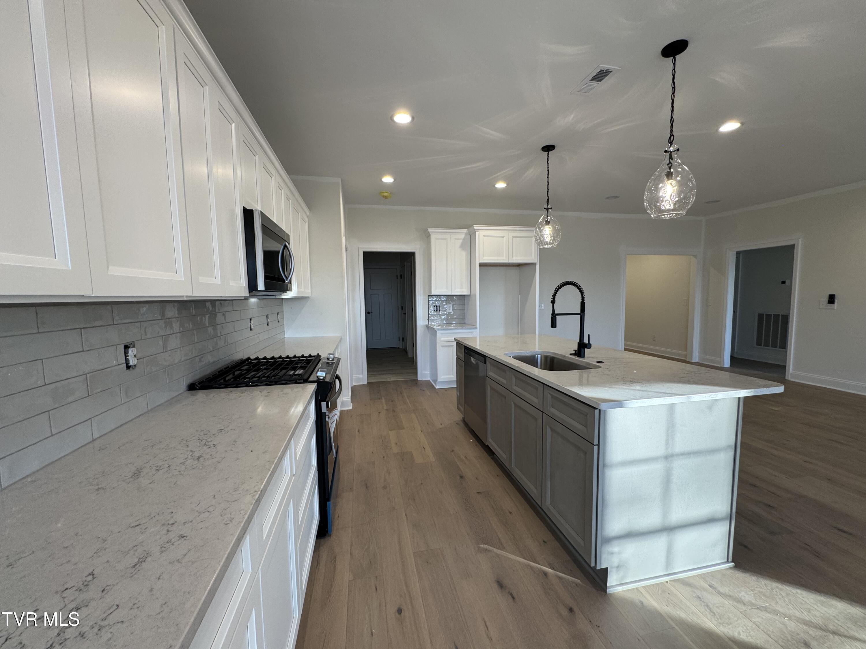 1196 Hawley Road Blountville, TN 37617 - Photo 5 of 24 IMG_2189