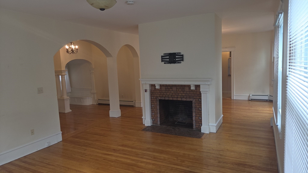 8 Hadwen Road, Unit 1 Worcester, MA 01602 - Photo 2 of 17 Gallery Image 2