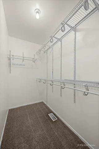 $345,500 | 215 Lakeshore Lane, Bloomingdale, IL 60108