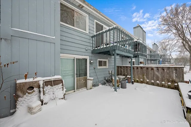 $345,500 | 215 Lakeshore Lane, Bloomingdale, IL 60108