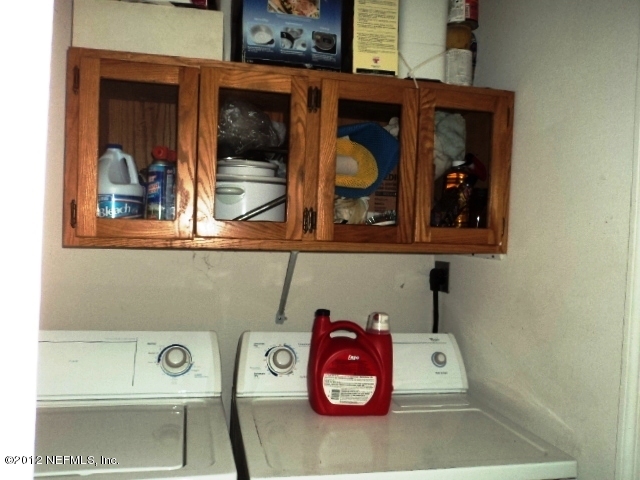 3240 Carlotta Road Middleburg, FL 32068 - Photo 10 of 20 laundry room