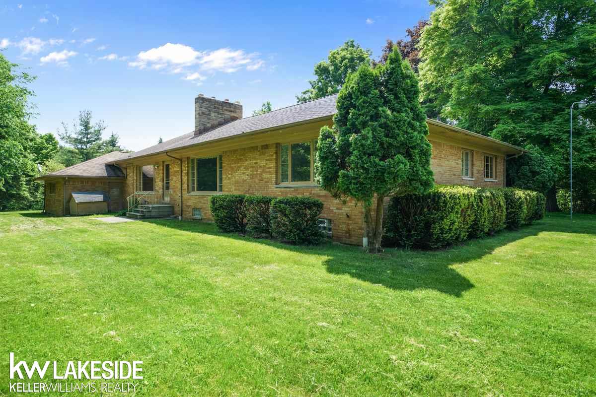 7400 Deer Lake Road Clarkston, MI 48346 - Photo 18 of 42