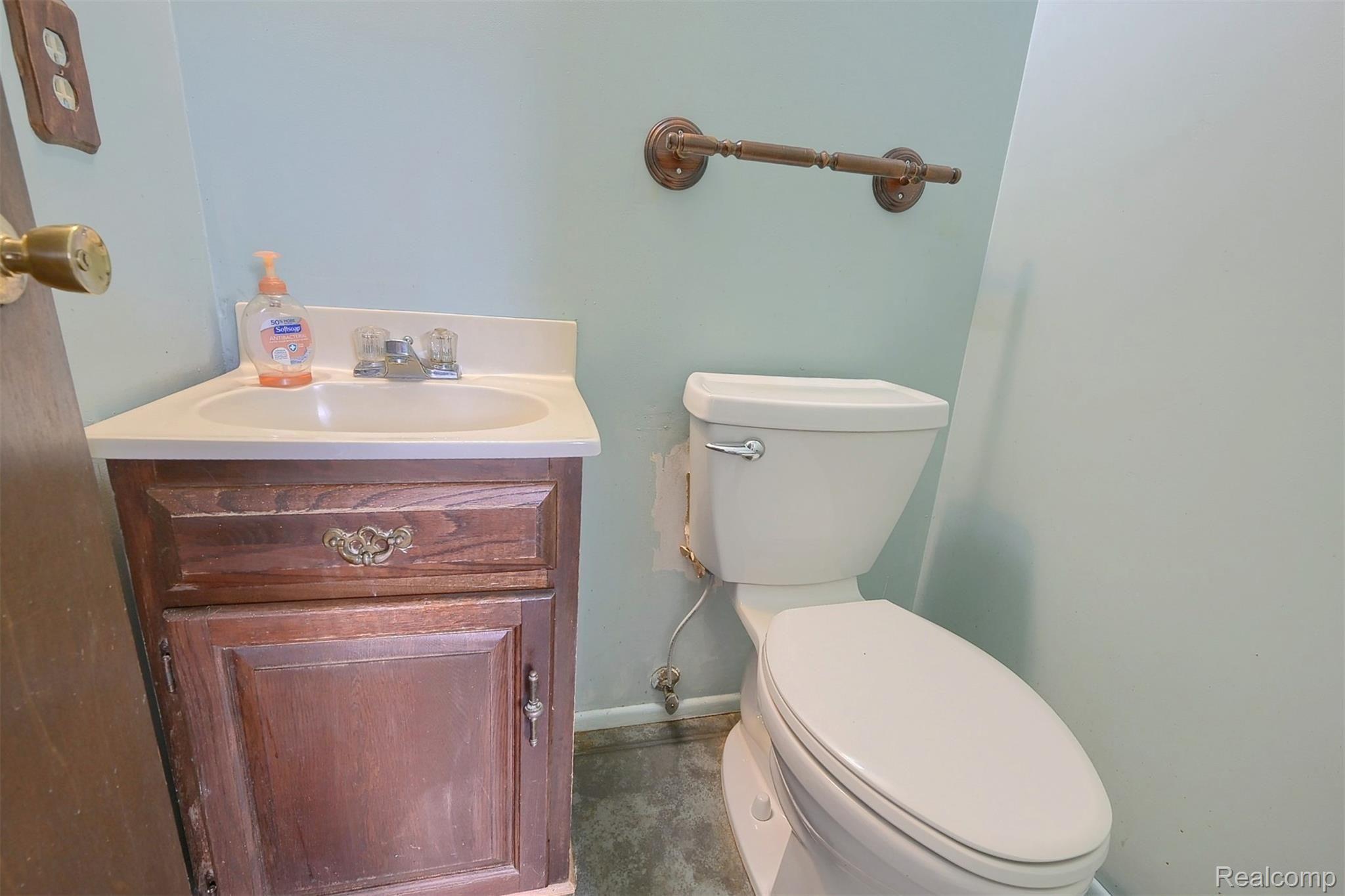 13208 North Linden Road Clio, MI 48420 - Photo 18 of 23 10-Half-Bath.jpg
