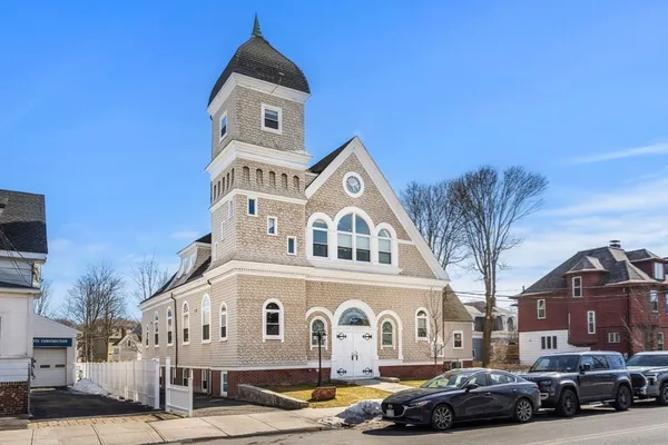 $849,999 | 143 Burrill Street, Unit 301, Swampscott, MA 01907