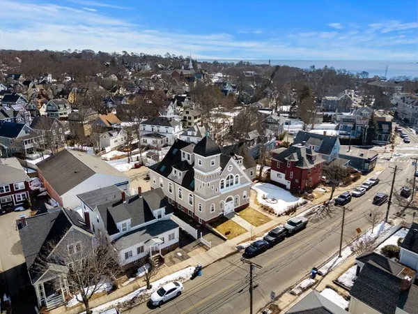 $829,999 | 143 Burrill Street, Unit 301, Swampscott, MA 01907