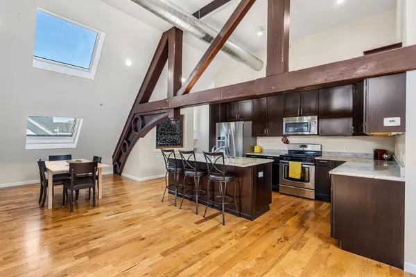 $849,999 | 143 Burrill Street, Unit 301, Swampscott, MA 01907