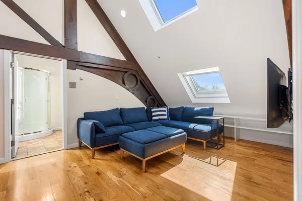 $829,999 | 143 Burrill Street, Unit 301, Swampscott, MA 01907
