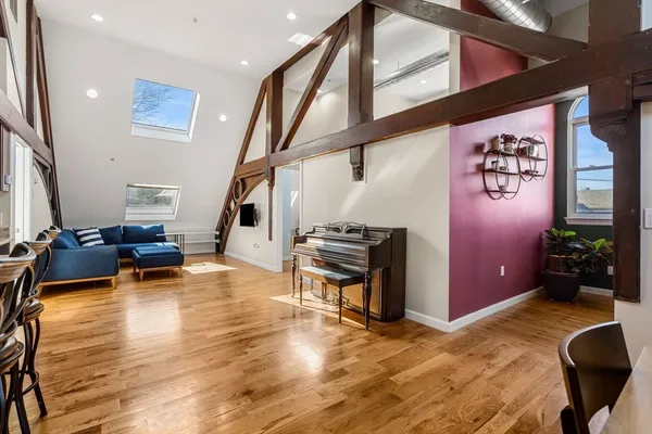 $829,999 | 143 Burrill Street, Unit 301, Swampscott, MA 01907