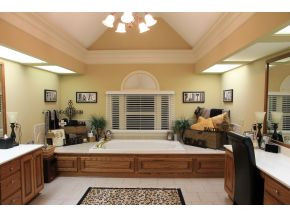 3404 Redstone Road Johnson City, TN 37604 - Photo 3 of 21 Extra Large Master Bath