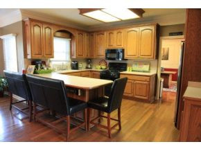 3404 Redstone Road Johnson City, TN 37604 - Photo 6 of 21 Large kitchen with eat in bar