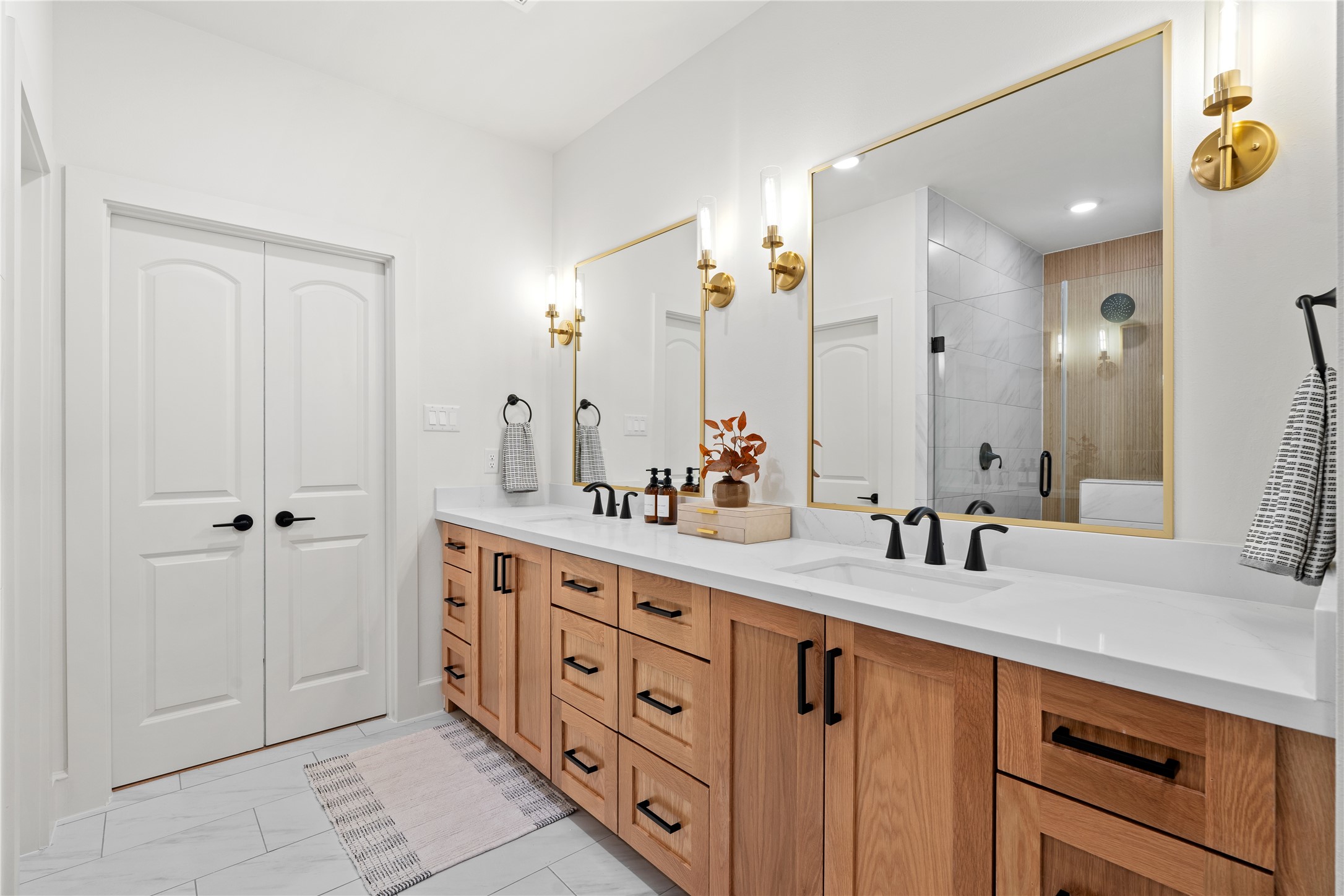 1614 Ojeman Road, Unit C Houston, TX 77055 - Photo 35 of 48 Gallery Image 35