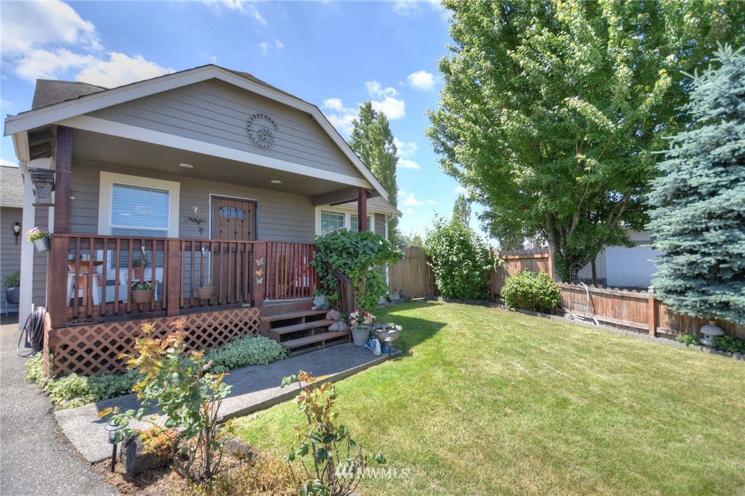 18011 Iris Place Southwest Rochester, WA 98579 - Photo 2 of 23 Gallery Image 2