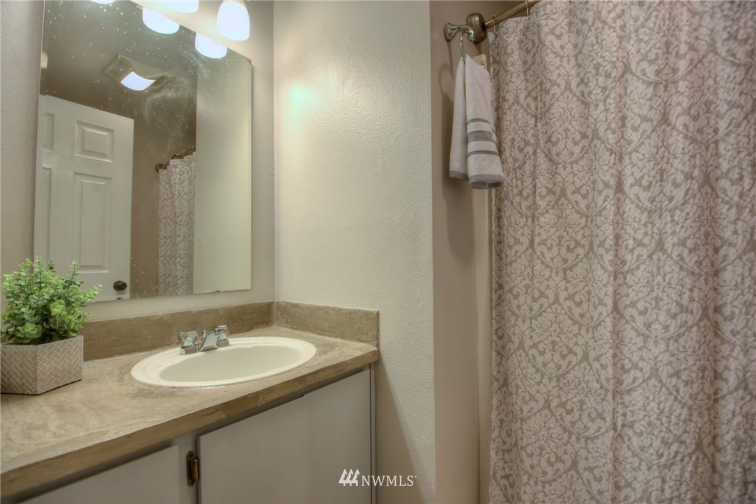 18011 Iris Place Southwest Rochester, WA 98579 - Photo 12 of 23 Gallery Image 12