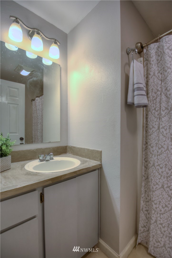 18011 Iris Place Southwest Rochester, WA 98579 - Photo 13 of 23 Gallery Image 13
