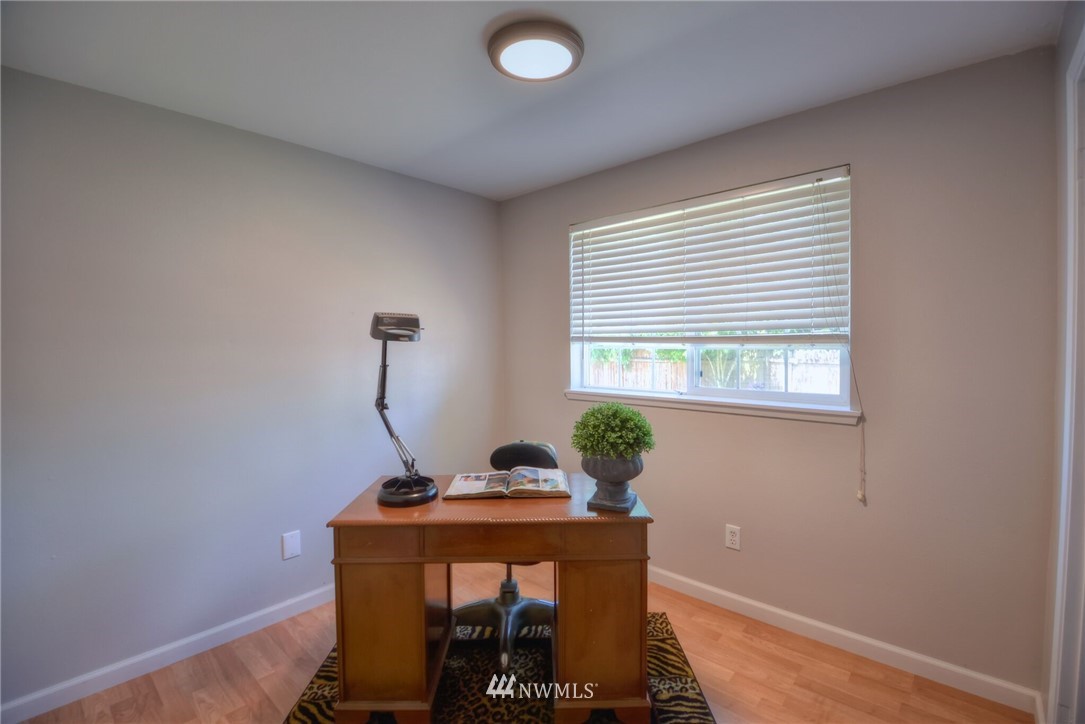 18011 Iris Place Southwest Rochester, WA 98579 - Photo 14 of 23 Gallery Image 14