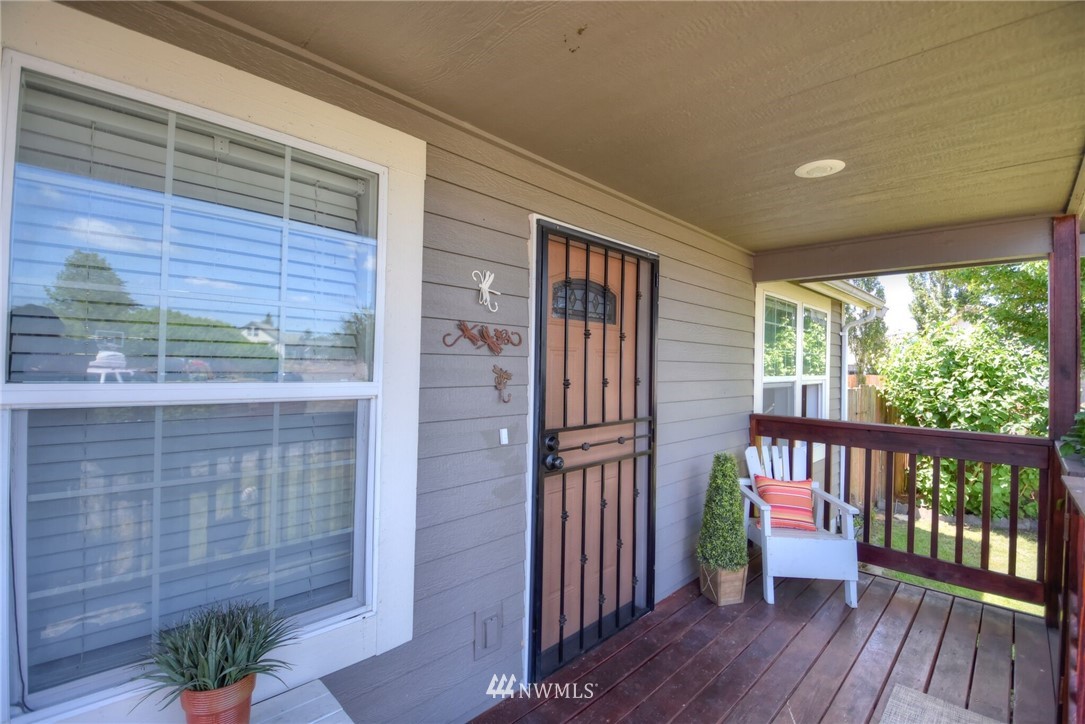 18011 Iris Place Southwest Rochester, WA 98579 - Photo 3 of 23 Gallery Image 3