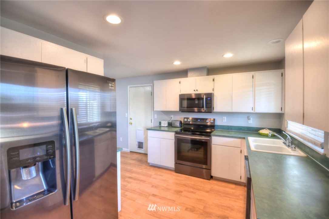 18011 Iris Place Southwest Rochester, WA 98579 - Photo 9 of 23 Gallery Image 9