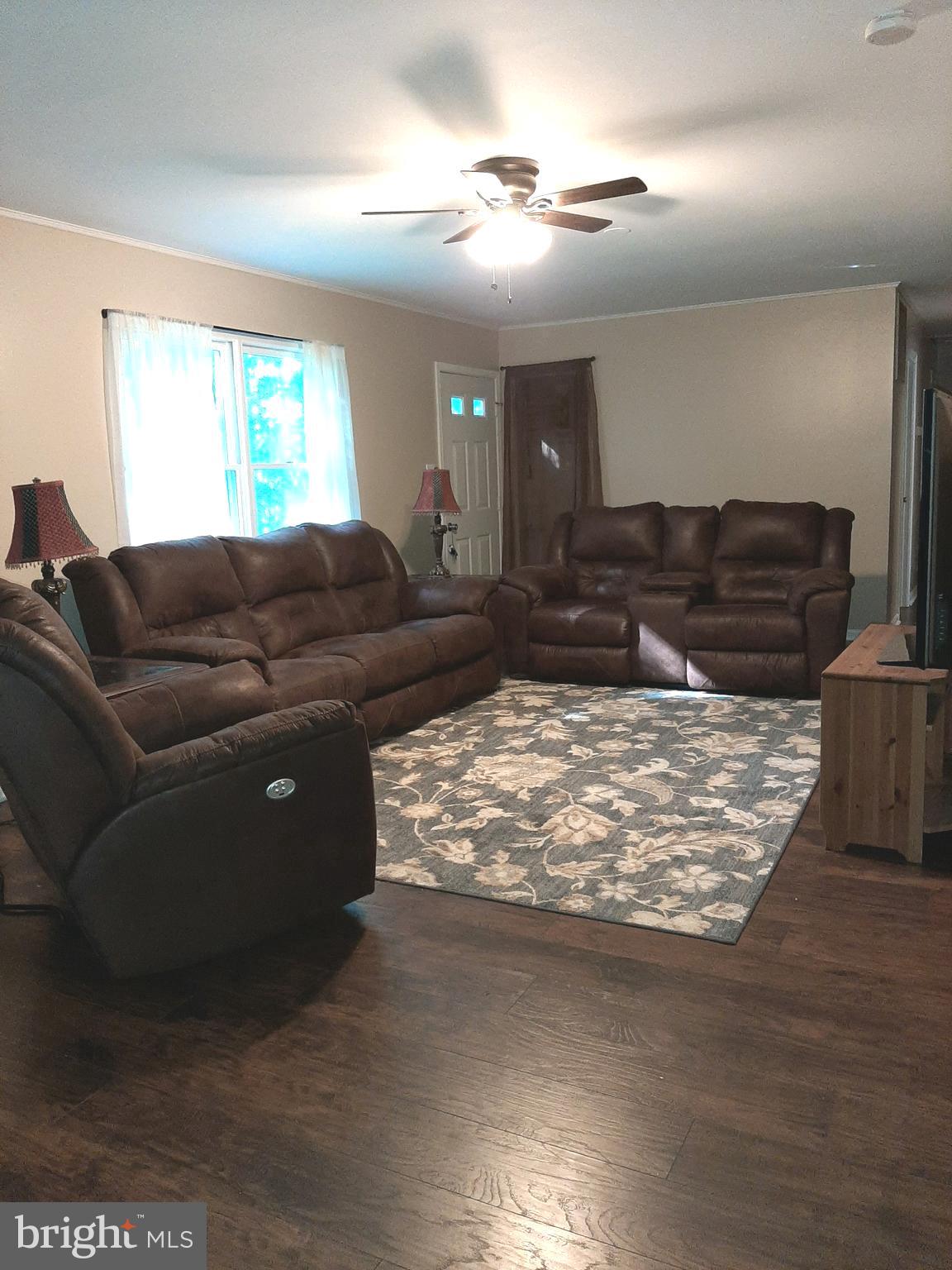 13811 Union Church Road Sumerduck, VA 22742 - Photo 12 of 47 living room