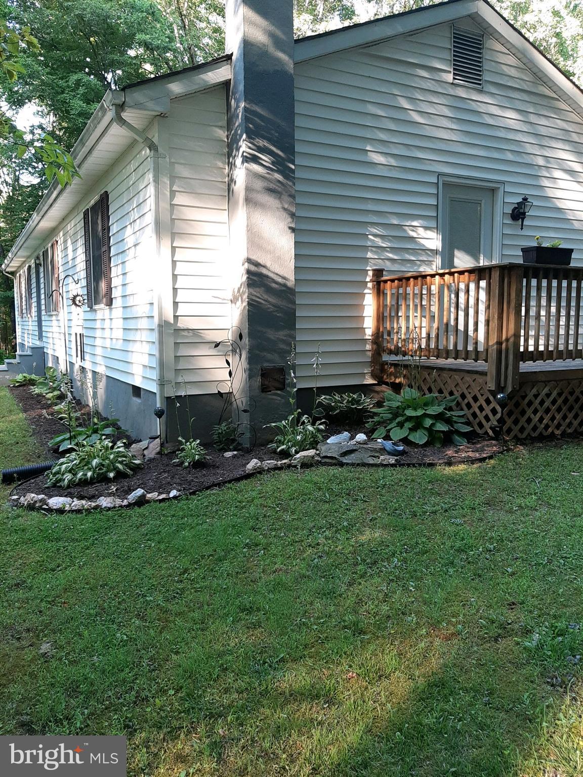 13811 Union Church Road Sumerduck, VA 22742 - Photo 20 of 47 side of house/deck