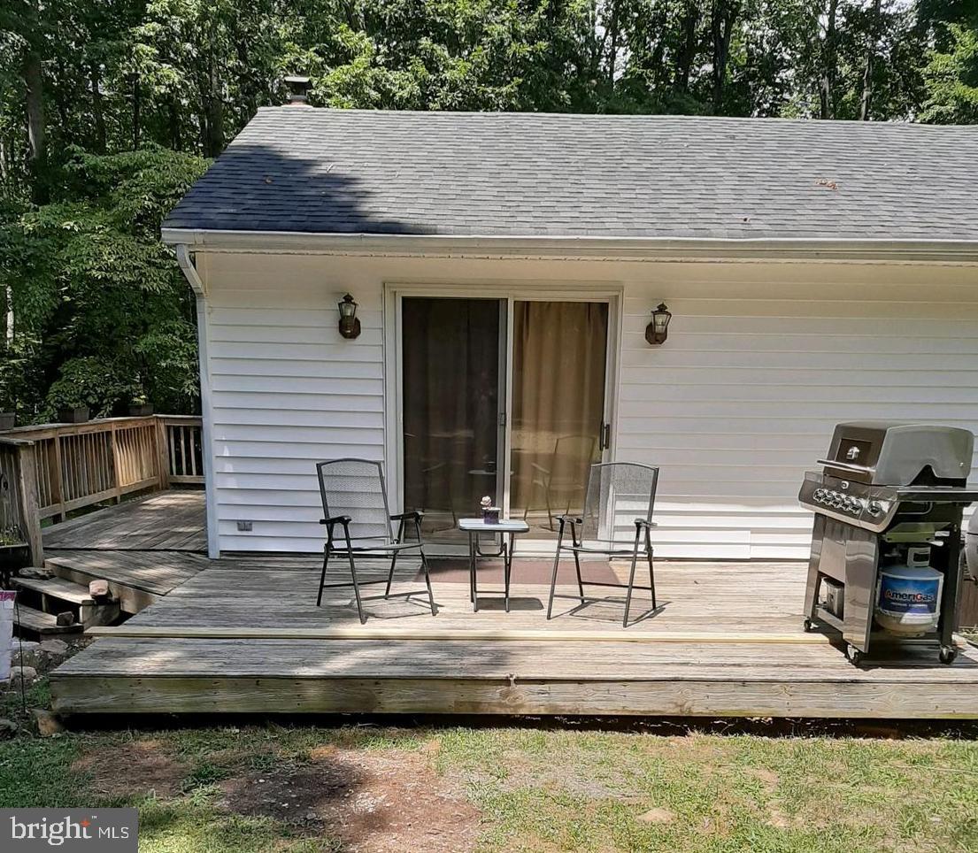 13811 Union Church Road Sumerduck, VA 22742 - Photo 37 of 47 backyard deck