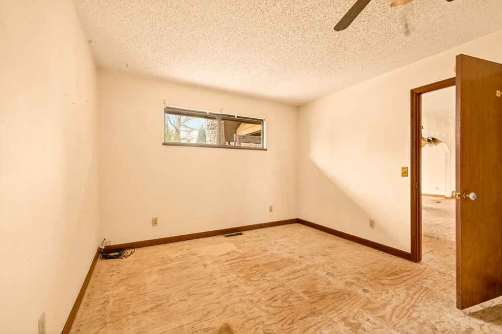 951 McClure Road Hayesville, NC 28904 - Photo 11 of 45 an empty room with closet