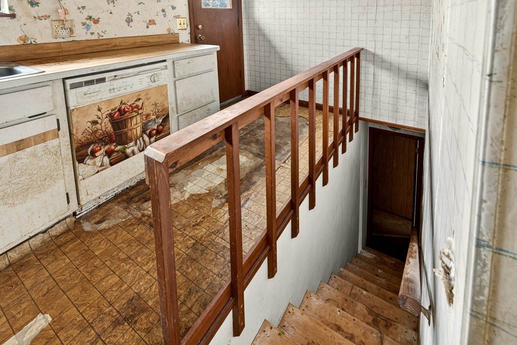 951 McClure Road Hayesville, NC 28904 - Photo 22 of 45 a view of stairs