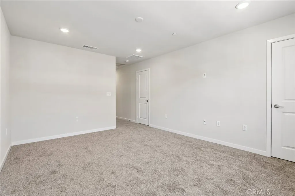 9536 Hannah Way Riverside, CA 92504 - Photo 9 of 32