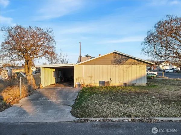 a view of a house with a outdoor space