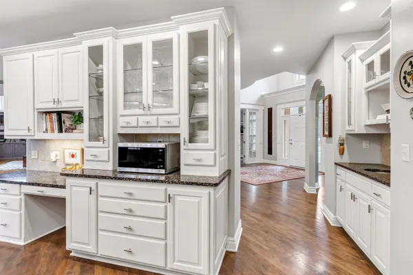 $949,900 | 4336 Hilton Head Drive, Oneida, WI 54155