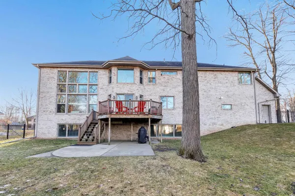 $949,900 | 4336 Hilton Head Drive, Oneida, WI 54155